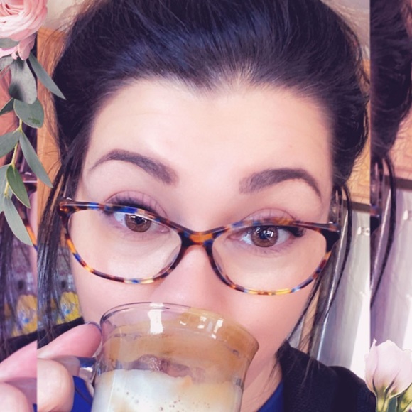 Psychologist & CEO, but this side hustle is real! - Picture 1 of 8